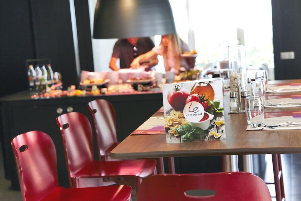 Campanile St Etienne Centre - Villars La Terrasse 3*